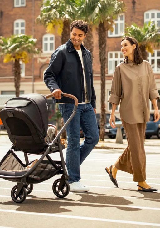 Nuna Swiv Stroller - Caviar