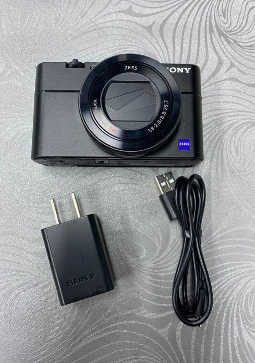 Sony DSC-RX100M5 Cyber-Shot RX100V 20.1MP Digital Camera W/ Flip screen English