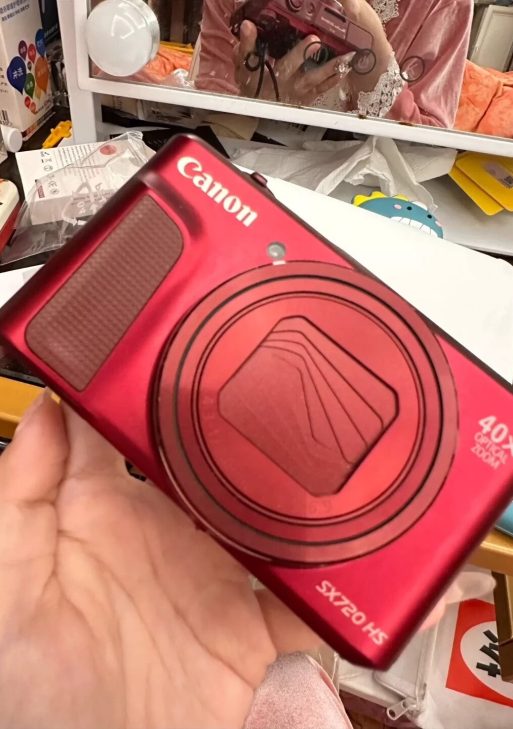 Canon PowerShot SX720 HS 20.3MP Compact Digital Camera Red -90%new