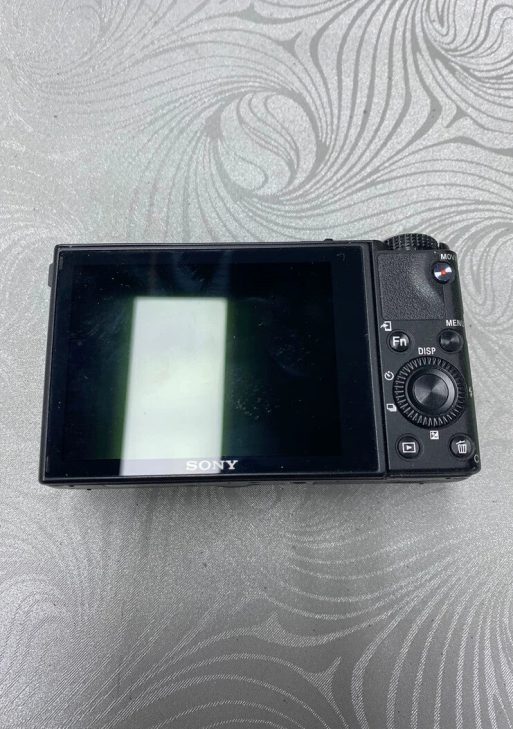 Sony DSC-RX100M5 Cyber-Shot RX100V 20.1MP Digital Camera W/ Flip screen English