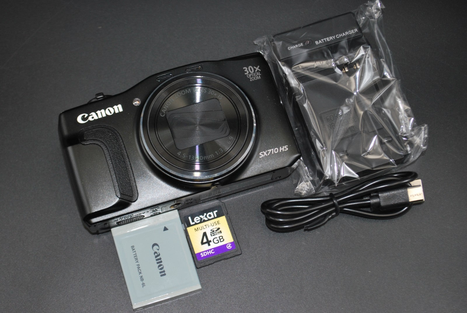 Canon PowerShot SX710 HS Compact Digital Camera Black Bundle